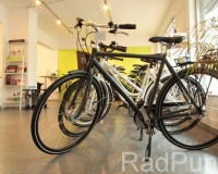 Verkaufsraum mit Marken-Fahrrädern